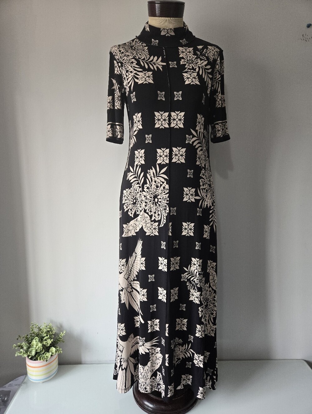 JOHNNY WAS THE JANIE FAVORITE SHORT SLEEVE SEAMED MOCK NECK DRESS. Size Small